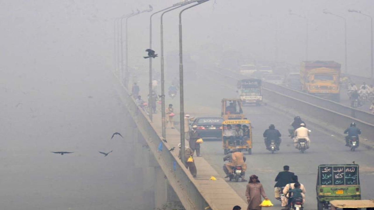 Pakistan Goverment has decided to induce artificial rain in Lahore to combat the prevailing smog conditions